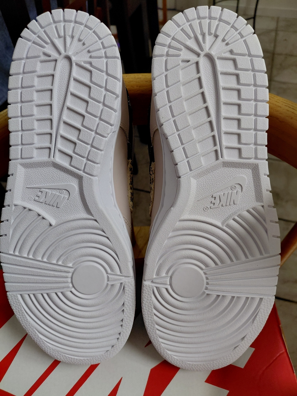 Brand New Women’s Nike Dunk Sneakers With Leopard Print Swoosh! - Picture 6 of 7